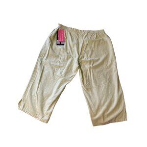 💖Cathy Daniel’s  green pull on capri with elastic waist